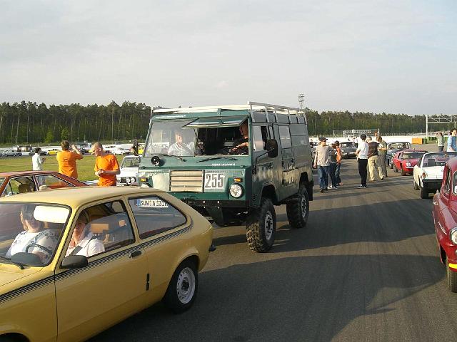 Es gibt auch Oldtimer Gelaendewagen.jpg